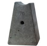 bao gia con ke be tong 70w