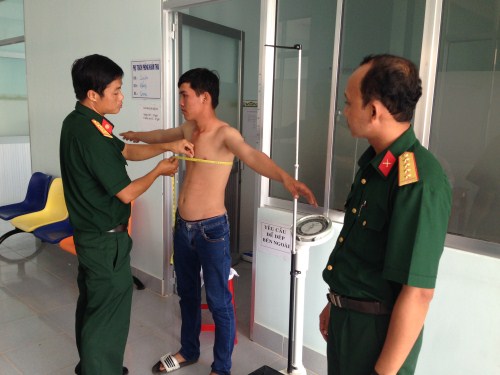 Cách trốn nghĩa vụ quận sự? 3 nhung cach tron nghia vu quan su